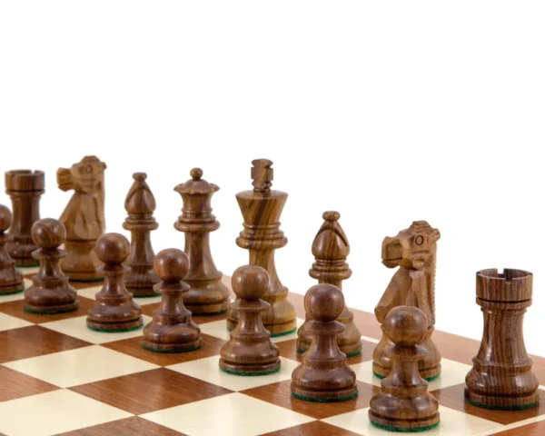 French Knight Chess Set – Monarch Curated Edition